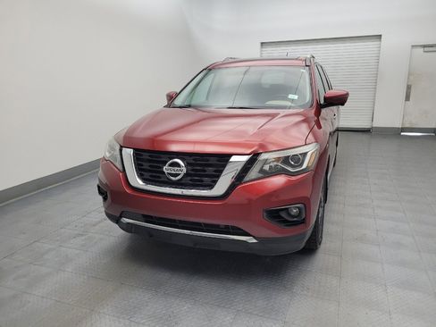 Used 2017 Nissan Pathfinder Platinum w/ Family Entertainment Package FWD image 15