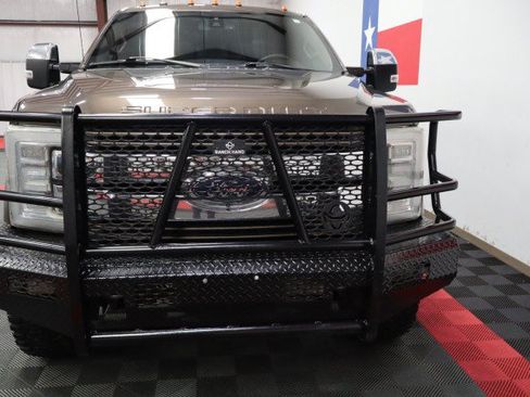 Used 2017 Ford F250 King Ranch w/ King Ranch Ultimate Package AWD/4WD image 23