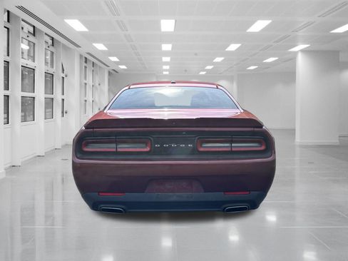 Used 2019 Dodge Challenger SXT RWD image 6