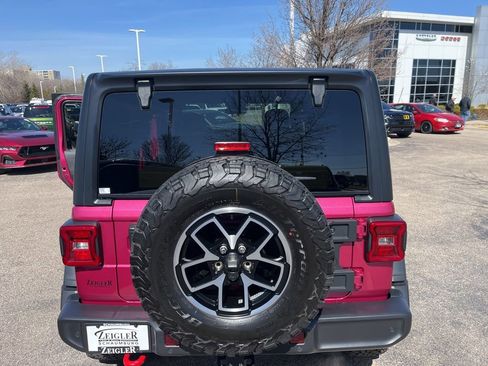 Used 2024 Jeep Wrangler Unlimited Rubicon w/ Dual Top Group image 3