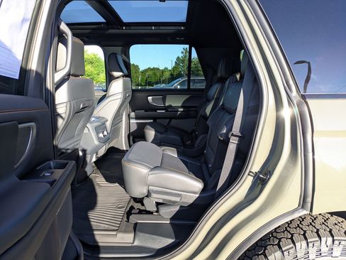 Certified 2025 Ford Expedition Tremor AWD/4WD image 27