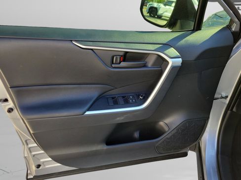 Certified 2025 Toyota RAV4 LE AWD/4WD image 28