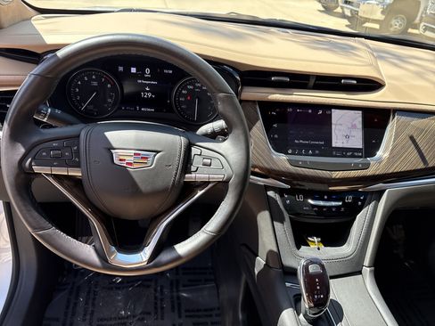 Used 2024 Cadillac XT6 Premium Luxury w/ Platinum Package AWD/4WD image 8