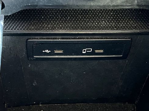 Used 2022 Mercedes-Benz GLC 300 image 23