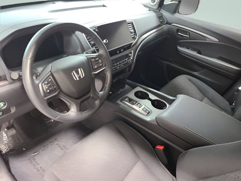 Certified 2024 Honda Ridgeline Sport image 21