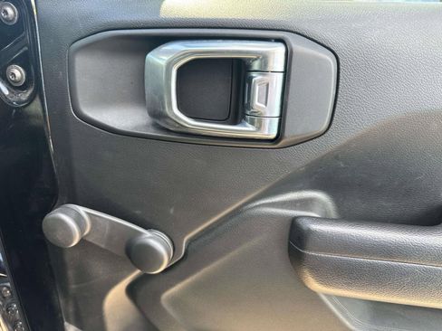 Used 2022 Jeep Wrangler Unlimited Sport image 14