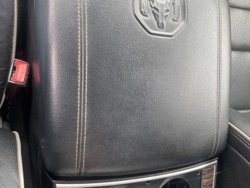 Used 2020 RAM 1500 Laramie image 43