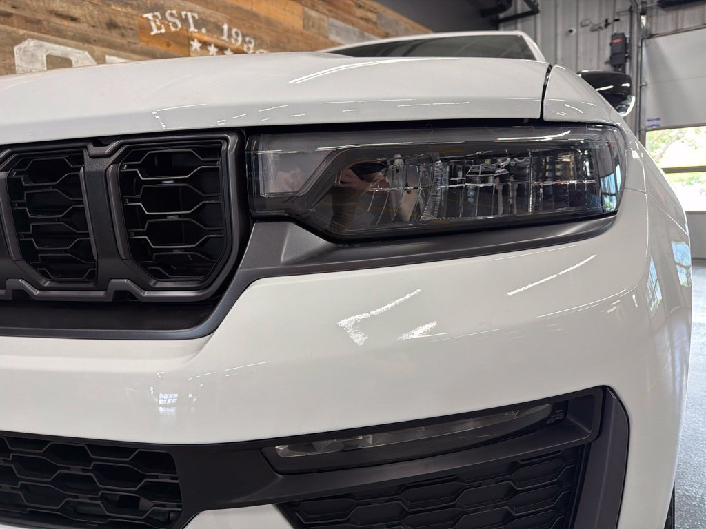 New 2026 Jeep Grand Cherokee Limited w/ Limited Altitude Package AWD/4WD image 10