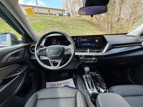 Used 2025 Chevrolet Trax ACTIV image 10