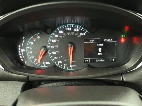 Used 2022 Chevrolet Trax LT w/ Midnight Edition image 13