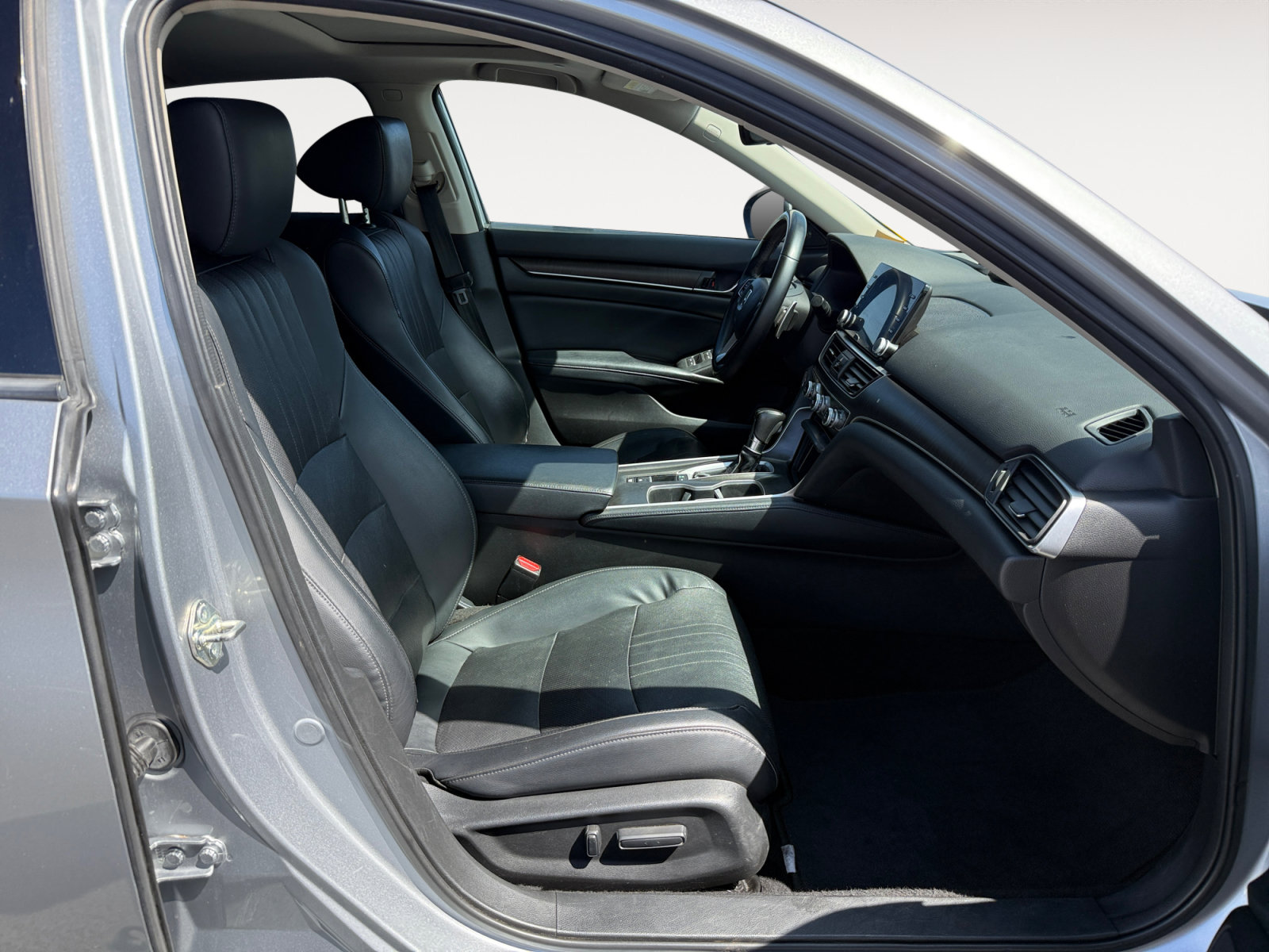 Certified 2018 Honda Accord Touring image 19