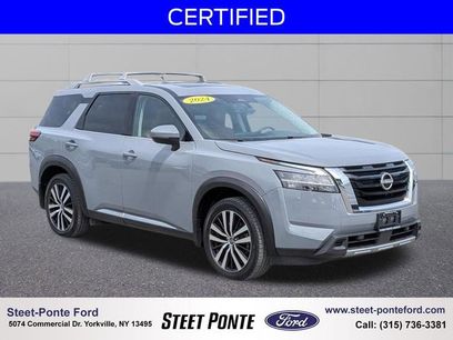 Used 2024 Nissan Pathfinder Platinum w/ Cargo Package