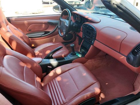 Used 1999 Porsche Boxster image 14