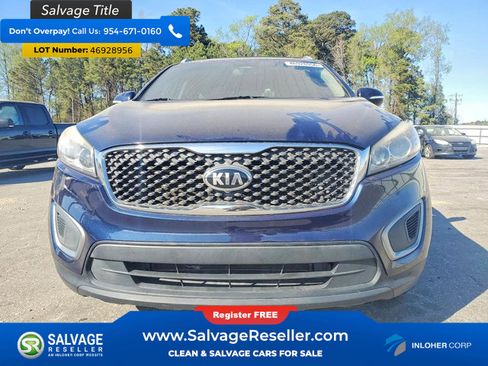 Used 2017 Kia Sorento LX w/ LX Convenience Package image 5