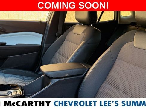 Used 2025 Chevrolet Trax LT image 4