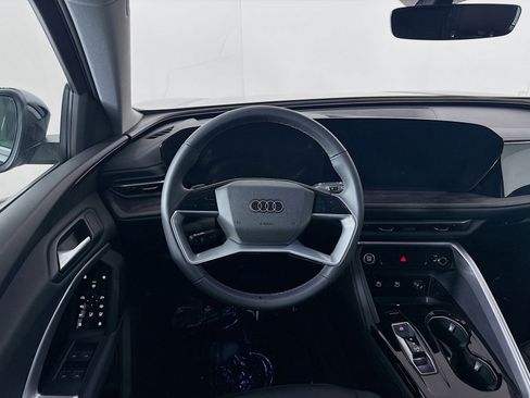 Certified 2025 Audi Q5 2.0T Premium w/ Convenience Package image 23