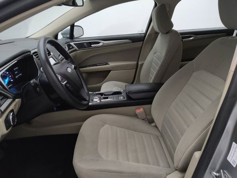 Used 2020 Ford Fusion SE FWD image 17