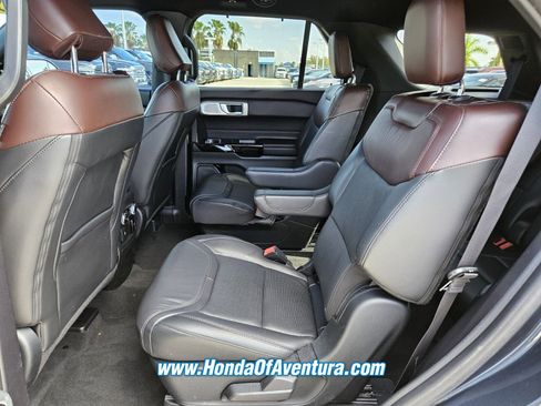 Used 2022 Ford Explorer Platinum w/ Technology Package image 10