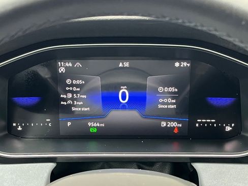 Used 2025 Volkswagen Jetta SE image 37