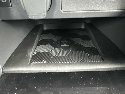 New 2025 Nissan Versa SR w/ Trunk Package image 36