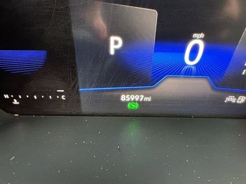 Used 2022 Volkswagen Tiguan SE w/ Panoramic Sunroof Package image 21