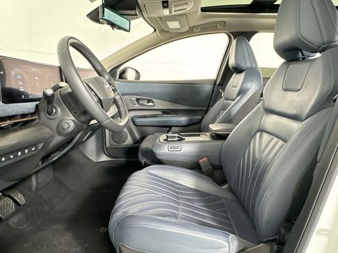 Used 2023 Nissan Ariya AWD/4WD image 10