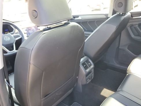 Used 2023 Volkswagen Tiguan SE w/ Panoramic Sunroof Package AWD/4WD image 15