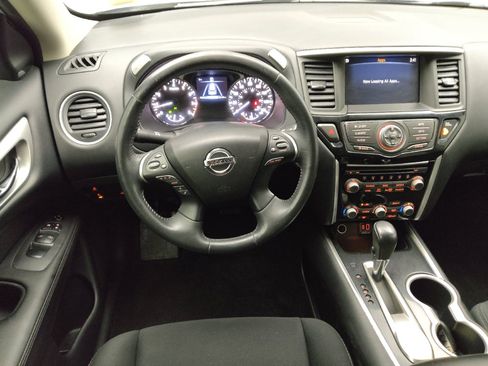 Used 2019 Nissan Pathfinder SV FWD image 22