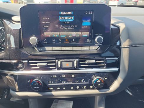 New 2025 Nissan Pathfinder SV w/ Black Appearance Package image 13