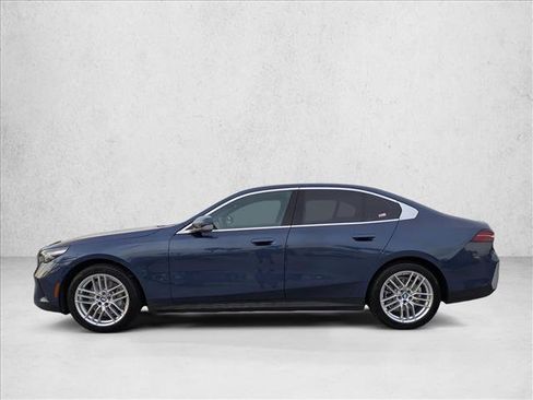 Certified 2024 BMW 530i w/ Convenience Package image 9