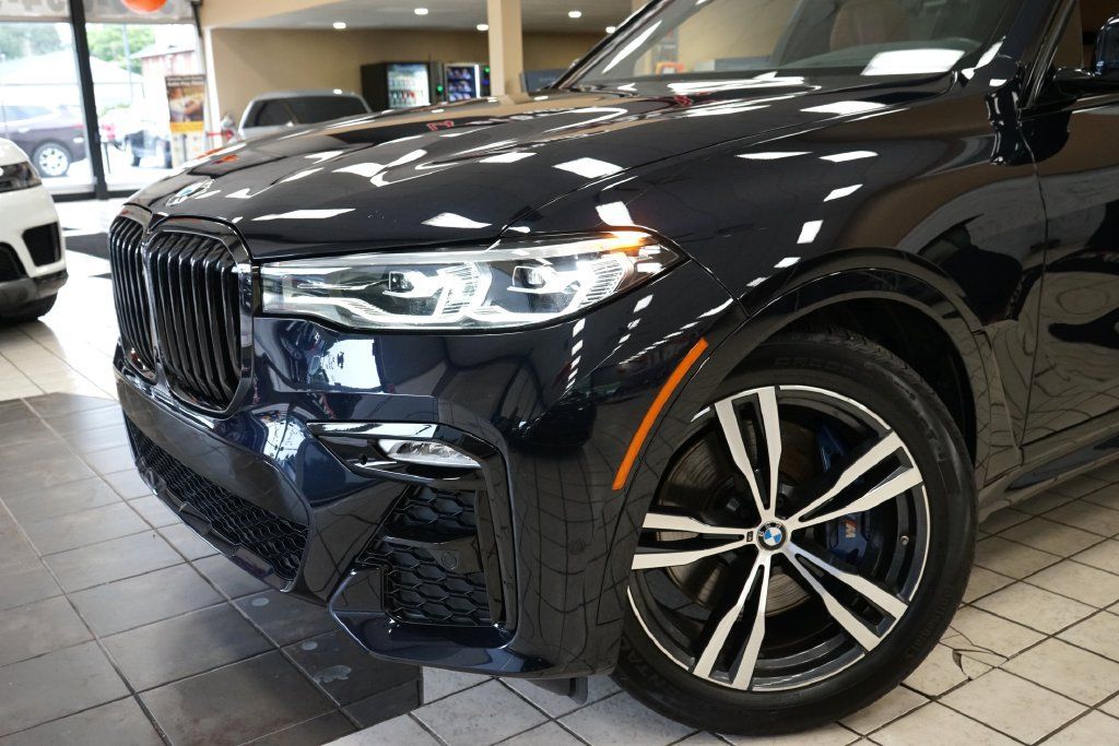 Used 2022 BMW X7 xDrive40i w/ M Sport Package AWD/4WD image 25