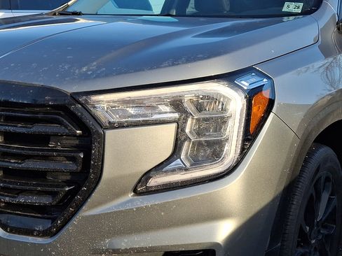 Used 2023 GMC Terrain SLE w/ Driver Convenience Package image 6