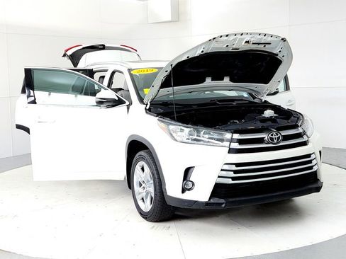 Used 2019 Toyota Highlander Limited AWD/4WD image 9