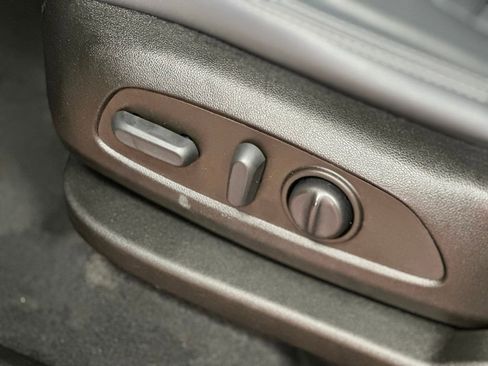 Used 2022 Buick Enclave Essence w/ Experience Buick Package image 25