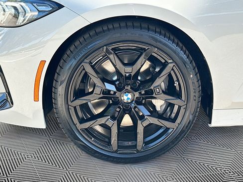 New 2026 BMW 330i Sedan w/ M Sport Package image 26