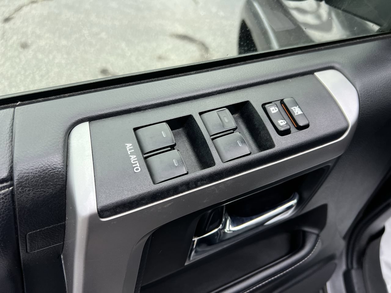 Used 2019 Toyota 4Runner SR5 Premium AWD/4WD image 15