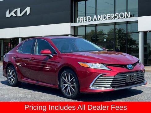 Used 2022 Toyota Camry XLE FWD image 1