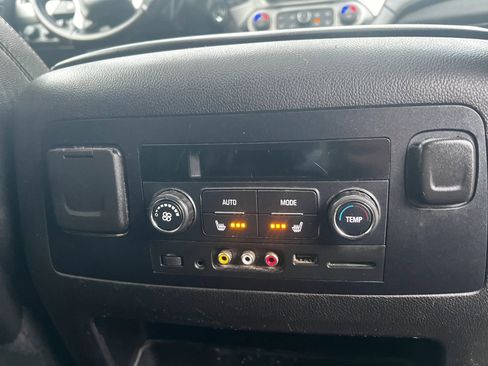 Used 2015 Chevrolet Suburban LTZ image 16