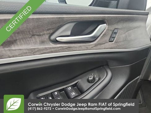 Used 2023 Jeep Grand Cherokee L Limited w/ Black Appearance Package AWD/4WD image 21