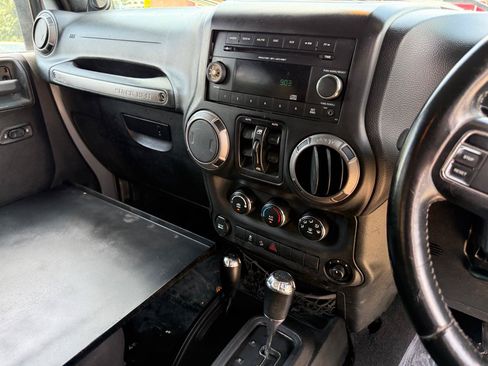 Used 2014 Jeep Wrangler Unlimited Sport AWD/4WD image 21