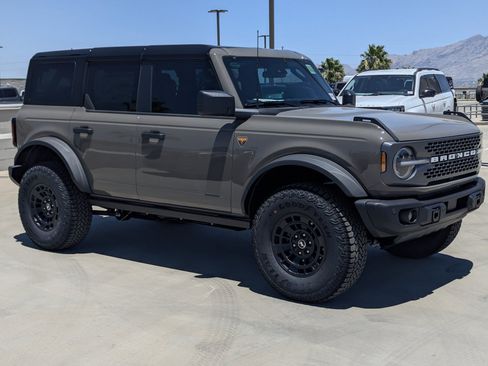 New 2026 Ford Bronco Badlands AWD/4WD image 1
