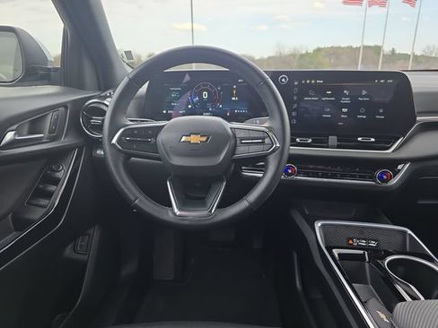 Used 2025 Chevrolet Equinox LT w/ Convenience Package II AWD/4WD image 14