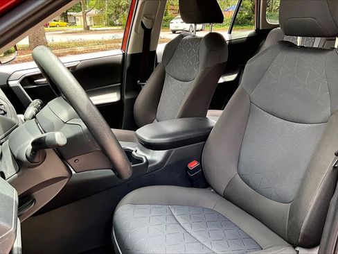 Used 2025 Toyota RAV4 XLE w/ Convenience Package FWD image 18