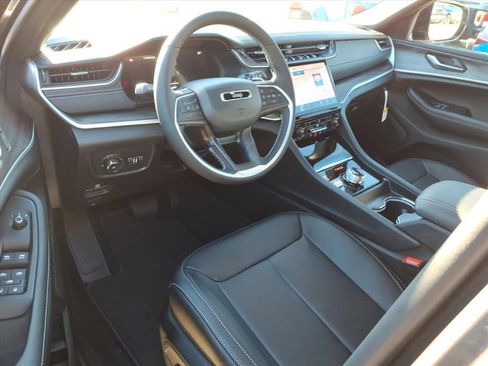 New 2025 Jeep Grand Cherokee L Limited image 15
