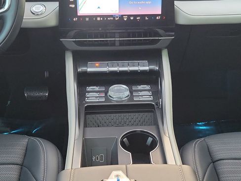 Used 2025 Lincoln Nautilus Reserve image 30