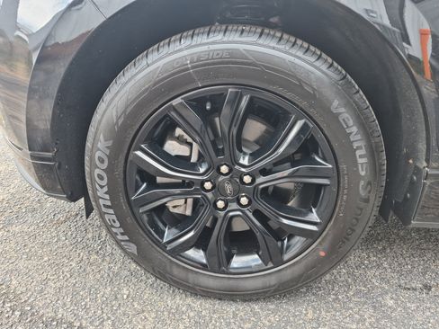 Used 2024 Ford Edge SE w/ Black Appearance Package image 7