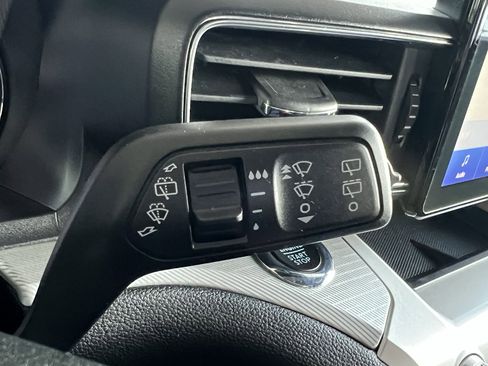 Used 2022 Ford Explorer XLT w/ Equipment Group 202A image 35