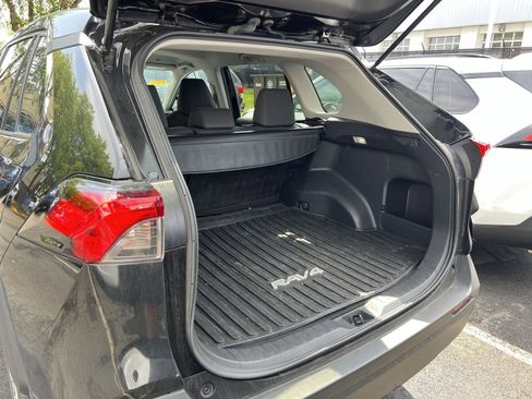Used 2023 Toyota RAV4 LE AWD/4WD image 22