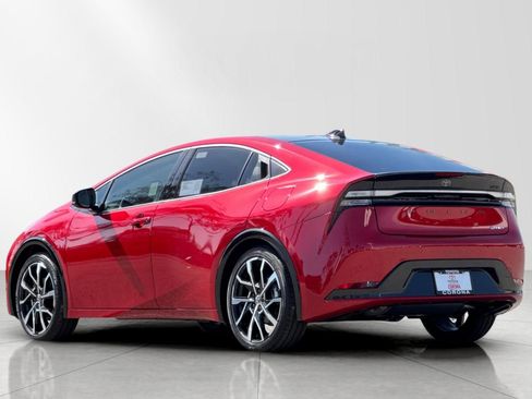 New 2026 Toyota Prius Plug-In Hybrid FWD image 5