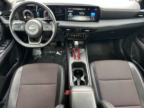 Used 2025 Nissan Kicks SR w/ SR Premium Package FWD image 16